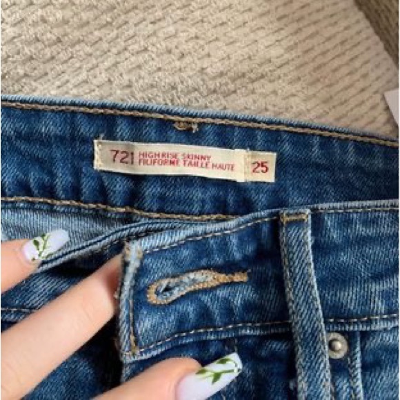 ZARA and Levi women’s jeans - Picture 2 of 3